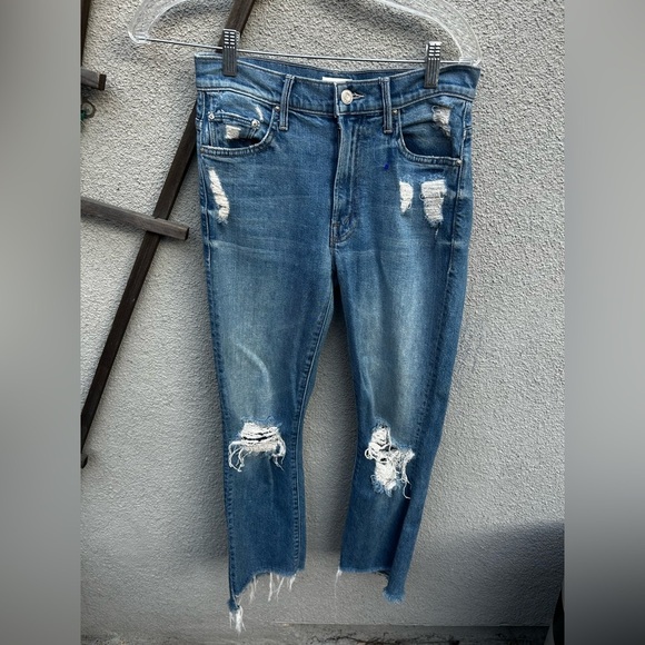 Mother insider Crop Step Fray Hijacking the Runway - Picture 5 of 14